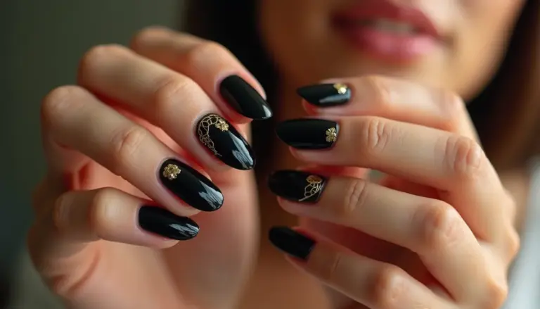 65 Ideias de Unhas Preta Decoradas para Arrasar em 2026