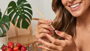 Decoração da Moranguinha: Como Fazer nas Próprias Unhas